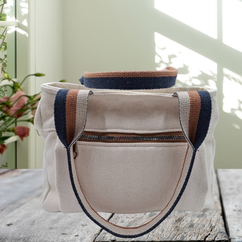 حقيبة توت ثلاثية اللون بيج مصنوعة يدويًا